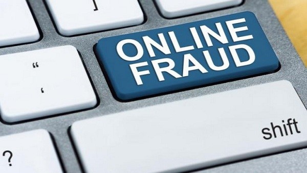 Online Fraud:  फ्री गिफ्ट के चक्कर में ना गंवाएं जिंदगीभर की पूंजी, इन उपायों से सुरक्षित बचाएं जमा-पूंजी