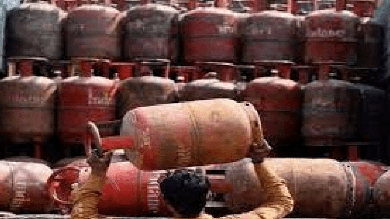 महंगाई की एक और मार। अलग-अलग राज्यों में क्या है LPG सिलेंडर की कीमत, जानिए यहां