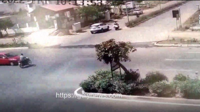 Ghaziabad: दिल दहला देने वाला वीडियो। जब कार की टक्कर के बाद हवा में 5 फीट ऊपर उछल गया बाइकसवार