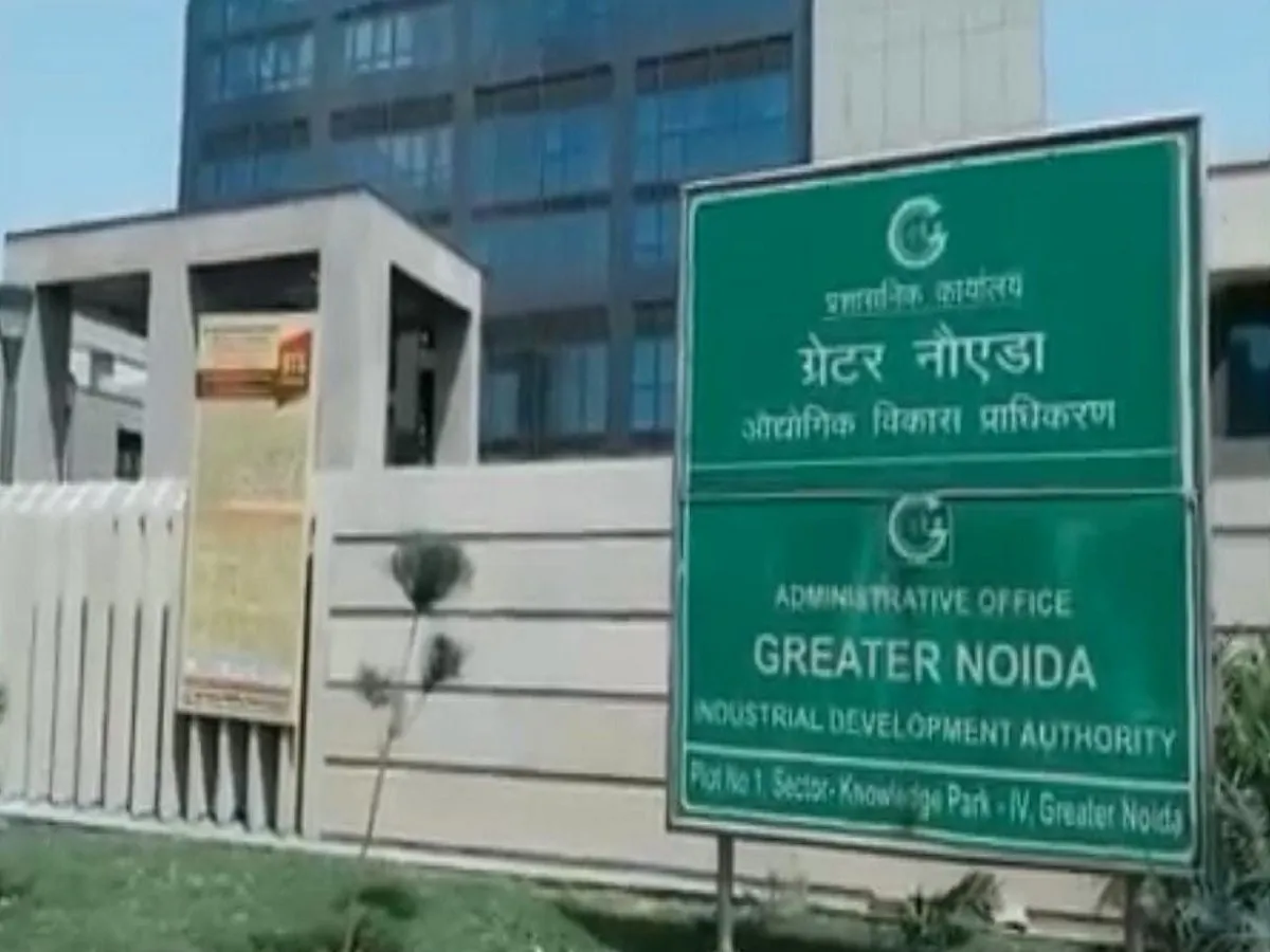 Noida news: नामी बिल्डर कंपनी ने किया फर्जीवाड़ा, खा गया 50 लाख