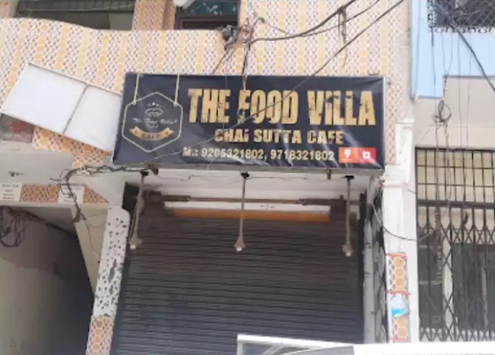 Noida: कोल्ड कॉफी की शिकायत ने ICU पहुंचाया। इस रेस्टोरेंट में दुकानदार ने किया हमला। नोएडा में डर लगता है