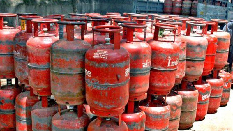 LPG Cylinder Price Reduced: सस्ता हो गया LPG गैस सिलेंडर, जानिए नए दाम