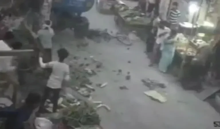 दिल्ली में पानी के टैंकर ने लोगों को मारी टक्कर, कई लोग घायल