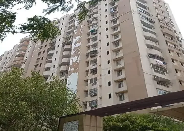 13वीं मंजिल से कूदकर 83 वर्षीय महिला ने की खुदकुशी, जांच में पुलिस