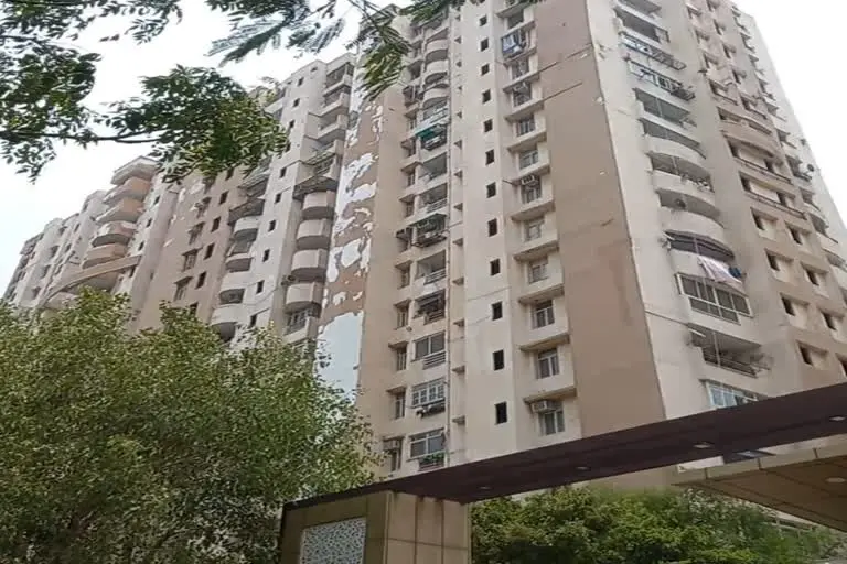 13वीं मंजिल से कूदकर 83 वर्षीय महिला ने की खुदकुशी, जांच में पुलिस