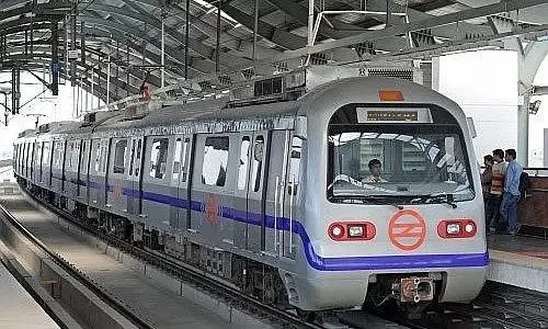 मेट्रो में बार-बार हो रही खराबी पर दिल्ली सरकार सख्त, कैलाश गहलोत ने DMRC से मांगी रिपोर्ट