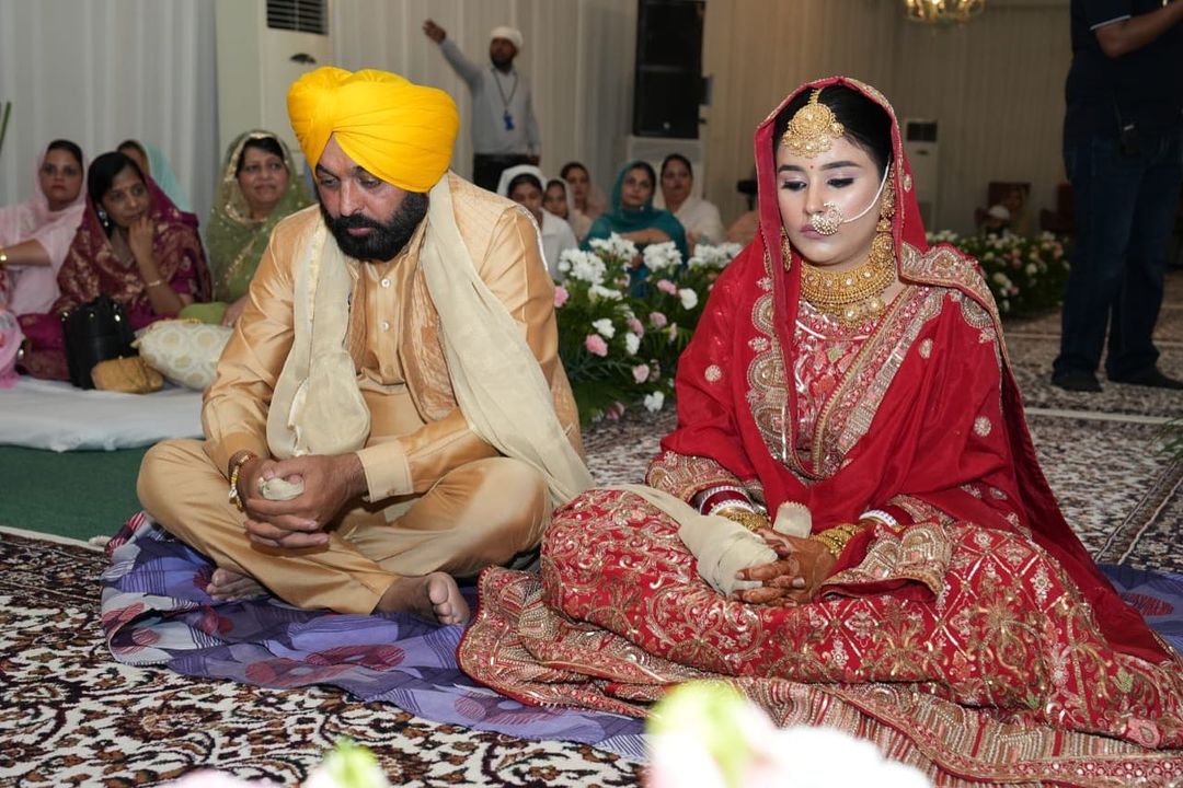 पंजाब CM भगवंत मान और गुरप्रीत कौर की शादी, देखें तस्वीरें, बाराती बन पहुंचे थे ‘आप’ के केजरीवाल