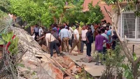 Noida boundary Wall Collapse: नोएडा में दीवार गिरने से भीषण हादसा, 4 मजदूरों की मौत