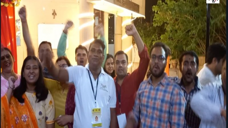 Ganesh Chaturthi 2022: गणपति बाप्पा मोरया… अगले बरस तू जल्दी आ, नोएडा में धूमधाम से मनाया गया त्योहार, बच्चों ने बांधा समां