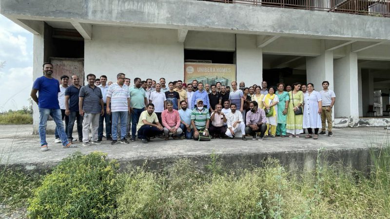 Noida Society Unibera home: बिल्डर ने  किया घपला, रेरा में केस  फाइल