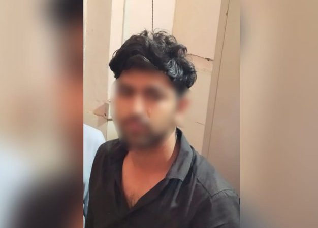 Youth beat security guard: गौर सिटी मॉल में सिक्योरिटी गार्ड के साथ मारपीट, पुलिस ने आरोपी युवक को भेजा जेल