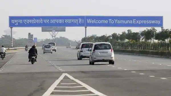 Yamuna Expressway New Speed Limit: यमुना एक्सप्रेस-वे पर अथॉरिटी अर्लट, रफ्तार घटाई, नहीं माना तो ऐसे कटेगा चालान