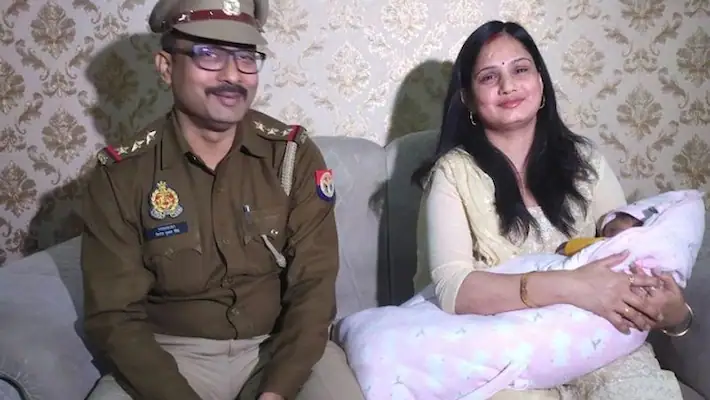 Noida top news: SHO की पत्नी ने ब्रेस्ट फीडिंग कर नवजात की बचाई जान, बच्ची को झाड़ियों में फेंक गए थे मां-बाप