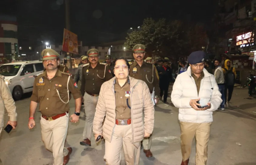 IPS Laxmi Singh Inspection: IPS लक्ष्मी सिंह ने दिल्ली और गाजियाबाद बॉर्डर पर सुरक्षा इंतजामों का लिया जायजा, बनाया खास प्लान