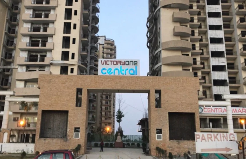Noida latest news: नोएडा की इस सोसायटी के लोगों ने बिल्डर के खिलाफ दर्ज किया मुकदमा, धोखाधड़ी का लगाया आरोप