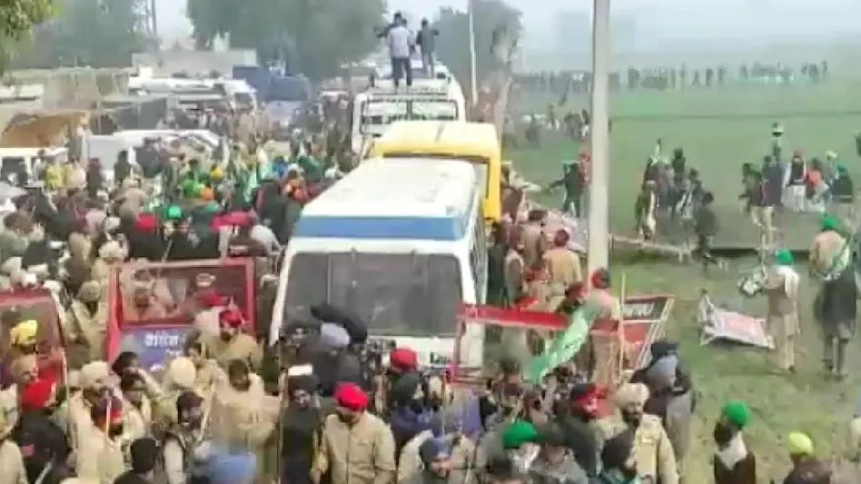 Punjab Protest: फिरोजपुर के जीरा में प्रदर्शनकारी और पुलिस के बीच झड़प, ये हैं मांग