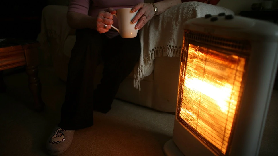 Room Heater Affect body: रूम हीटर बन सकता है मौत की वजह! इन बातों का रखें ख्याल