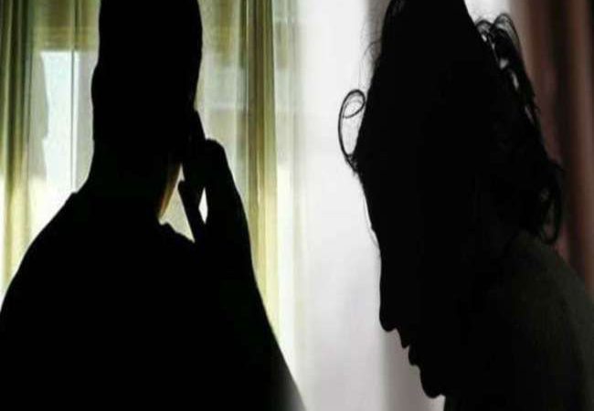 Ghaziabad crime Update: महिला टीचर से मोबाइल पर कॉल करके अश्लीलता, मृत पति से जुड़े हो सकते है तार