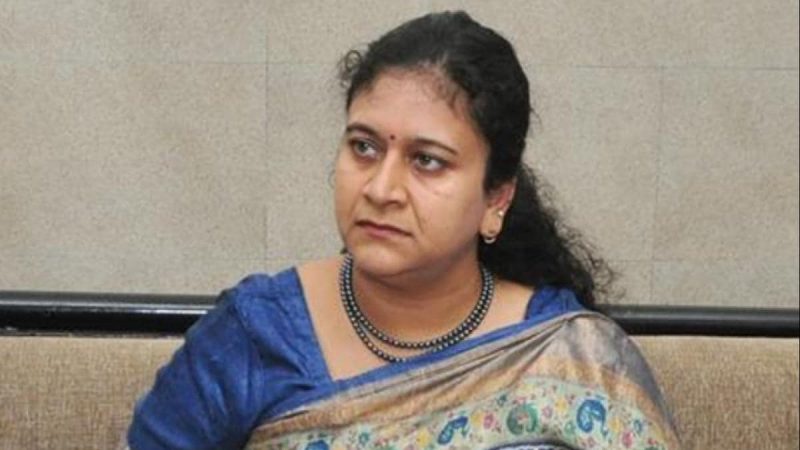 Ritu Maheshwari : CEO रितु माहेश्वरी ने अफसरों के साथ की बैठक, डिफॉल्टर बिल्डरों के खिलाफ कार्रवाई के आदेश