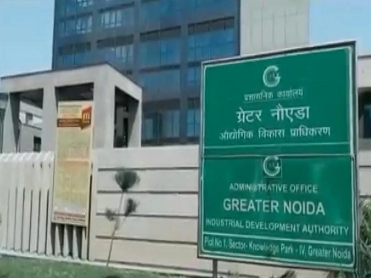Noida news: नोएडा में LIG के लोग बनाना चाहते हैं घर ? तो अप्लाई करने की यह है आखिरी तारीख