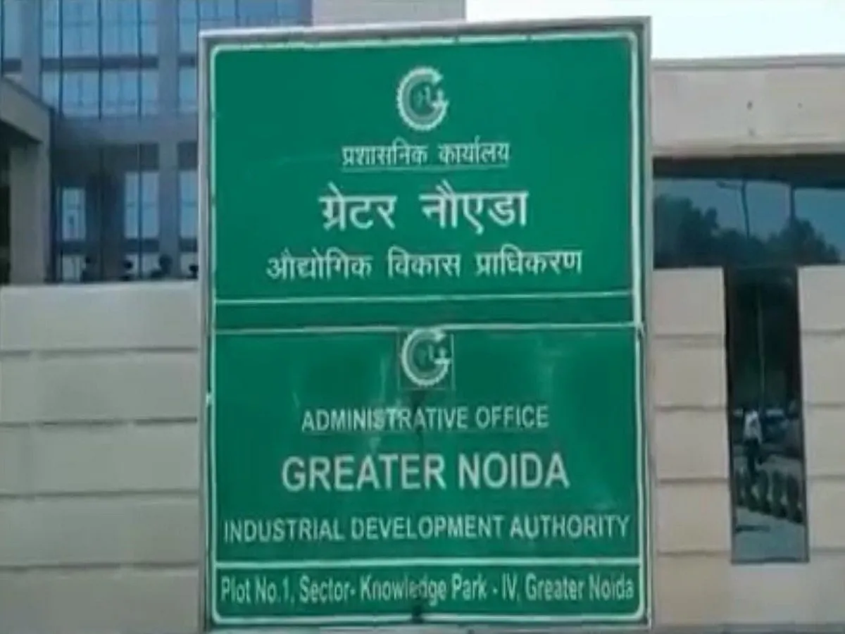 Greater Noida News: इस वजह से 28 बिल्डरों को प्राधिकरण ने दी नोटिस
