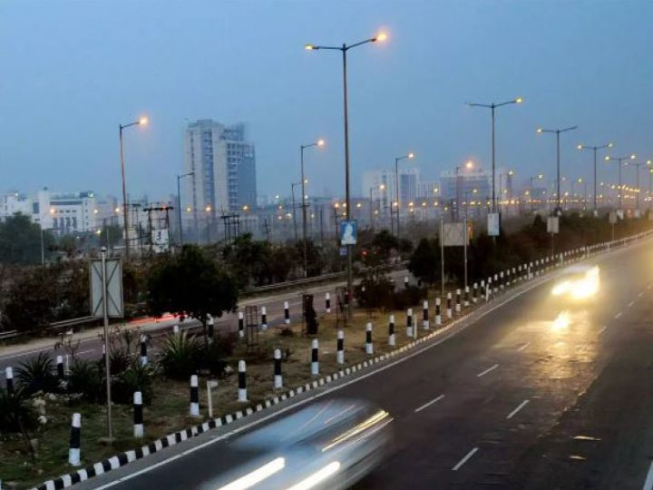 Greater Noida News: ग्रेटर नोएडा बना देश का सबसे प्रदूषित शहर, जाने पूरी खबर