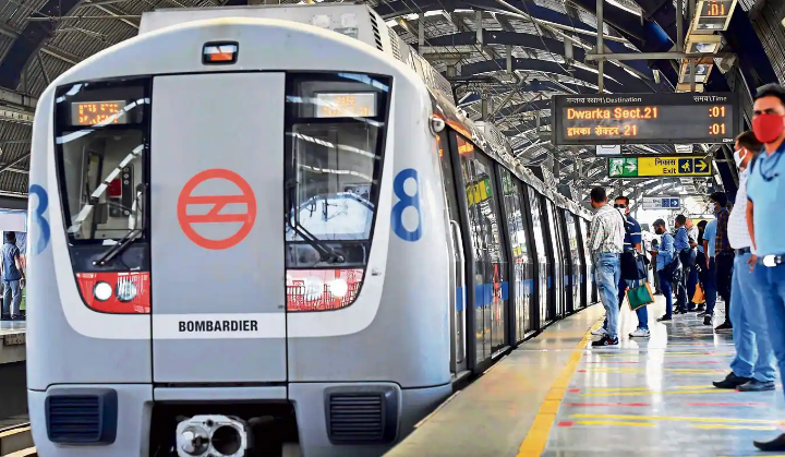 Delhi Metro:मेट्रो में स्टंट और अश्लील हरकतें करना पड़ेगा भारी, पकड़े गये तो खैर नही