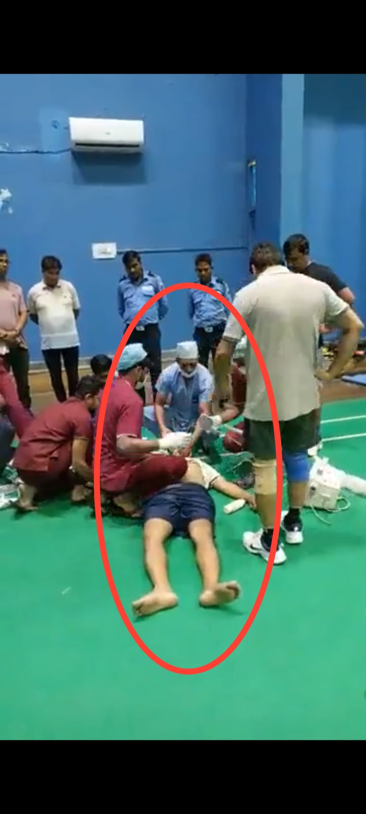 Noida: बैडमिंटन खेलते वक्त हुई प्लेयर की मौत, नोएडा स्टेडियम की घटना