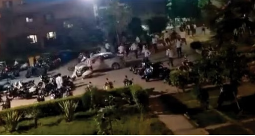 Greater Noida Jiims College: JIIMS कॉलेज में छात्र और सुरक्षा गार्ड के बीच मारपीट, चले लाठी-डंडे, कई घायल