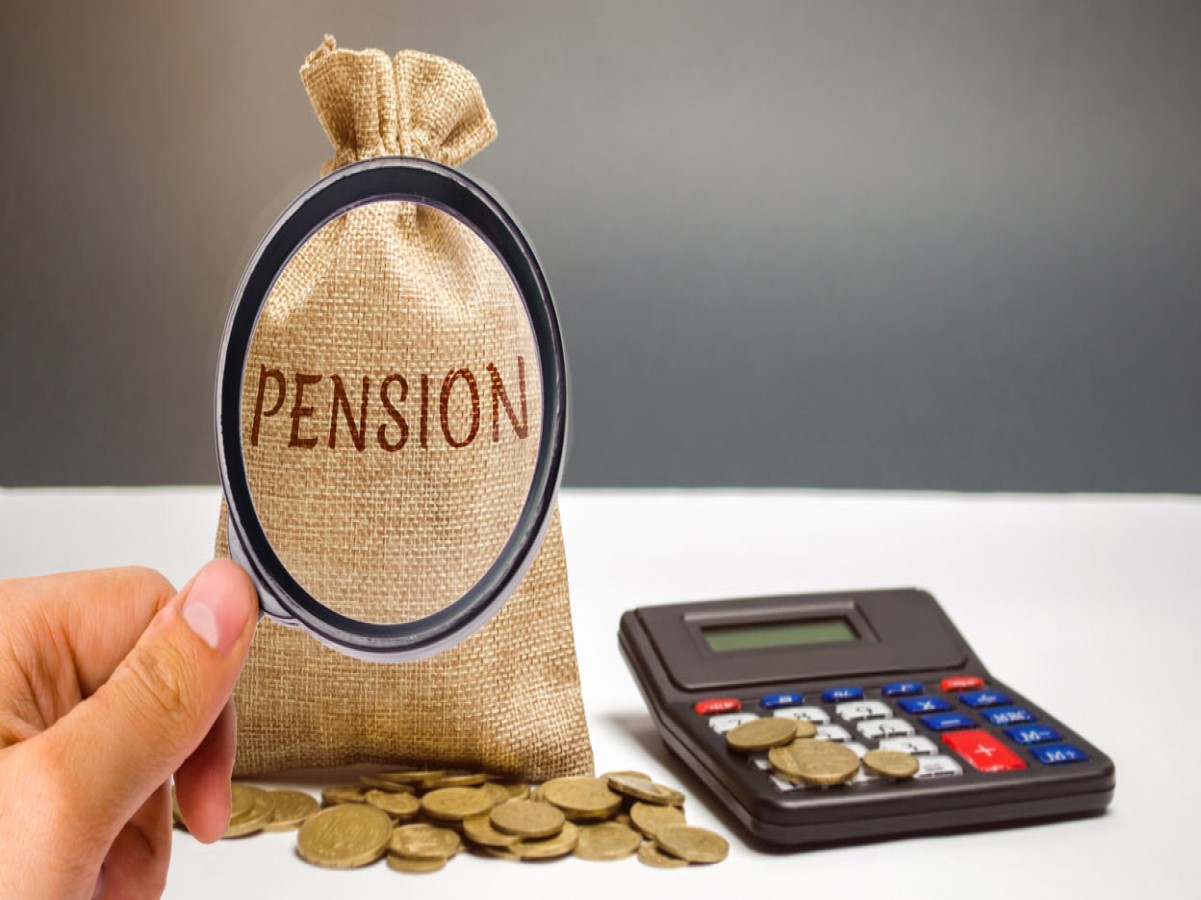 Pensioners Life Certificate: पेंशनर्स अब किसी भी बैंक ब्रांच में जमा कर सकेंगे लाइफ सर्टिफिकेट! RBI कमिटी की सिफारिश