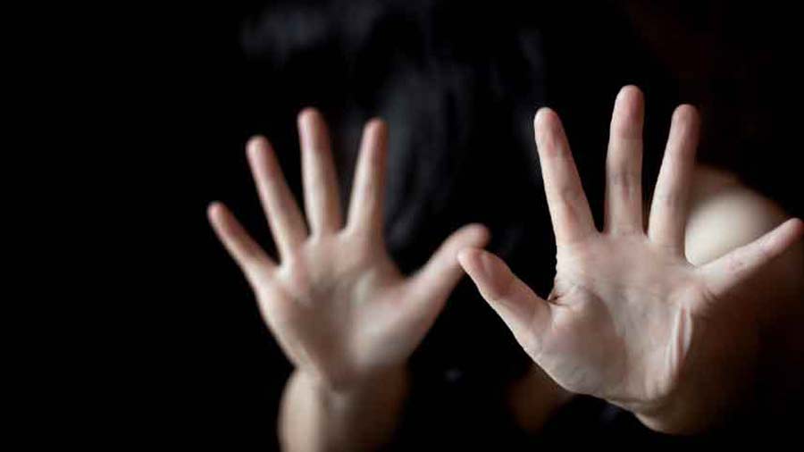 Noida rape news: नोएडा में लड़की से रेप, फ्लैट दिलवाने के बहाने ऐसे बनाया शिकार ?