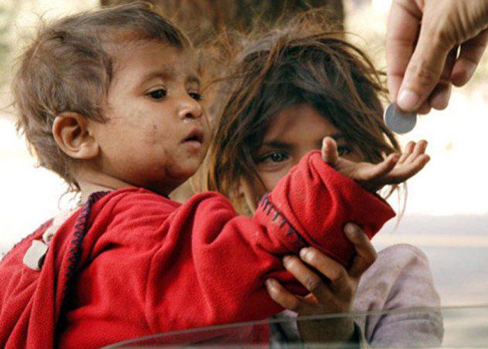 Noida authority: रेड लाइट पर भीख नहीं मांगेंगे बच्चे और बुजुर्ग, नोएडा अथॉरिटी ने उठाया बड़ा कदम