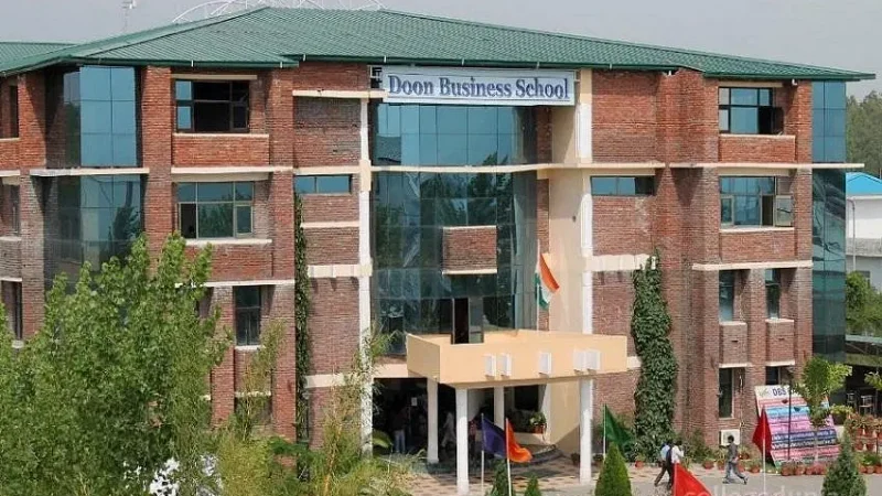 Doon Business School Ragging: DBS में रैगिंग से हड़कंप, स्टूडेंट्स ने किया हंगामा और तोड़फोड़, पीड़ित सस्पेंड