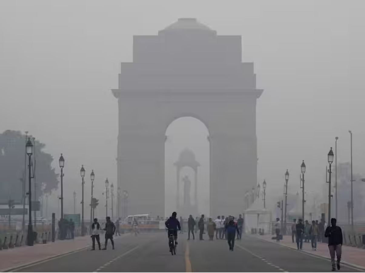 Air Pollution in Delhi: दिल्ली की हवा में प्रदूषण का स्तर बढ़ा, आनंद विहार सबसे ज्यादा प्रदूषित, दो दिनों तक ऐसे ही रहेंगे हालात