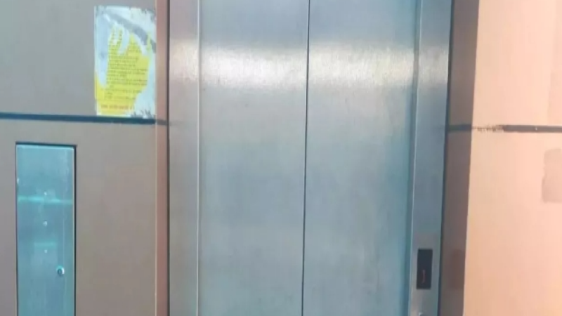 Lift Accident: यूपी में लिफ्ट एक्ट लागू होने के एक महीने के भीतर ही पहला हादसा, मची अफरातफरी