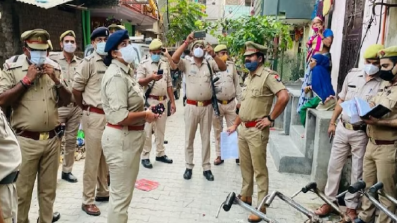 Noida News: खोड़ा में चला दिल्ली पुलिस का संयुक्त ऑपरेशन प्रहार, इतने ठिकानों पर हुई छापेमारी
