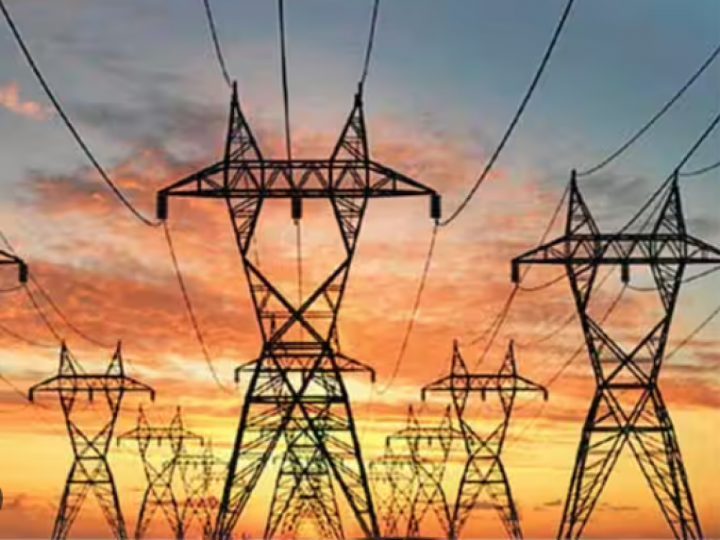 Electricity Issues: बिजली की किल्लत, 25 से ज्यादा सेक्टरों में कई घंटे तक बिजली गुल…परेशान हुए लोग