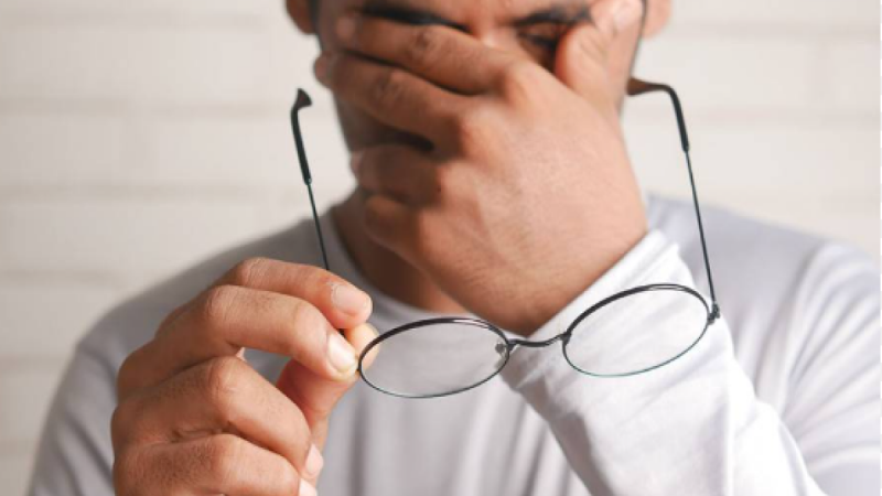 Eye Care Tips: 30 साल के बाद अगर आंखों से दिखता है धुंधला, तो अपनाएं ये तरीके… उतर जायेगा चश्मा