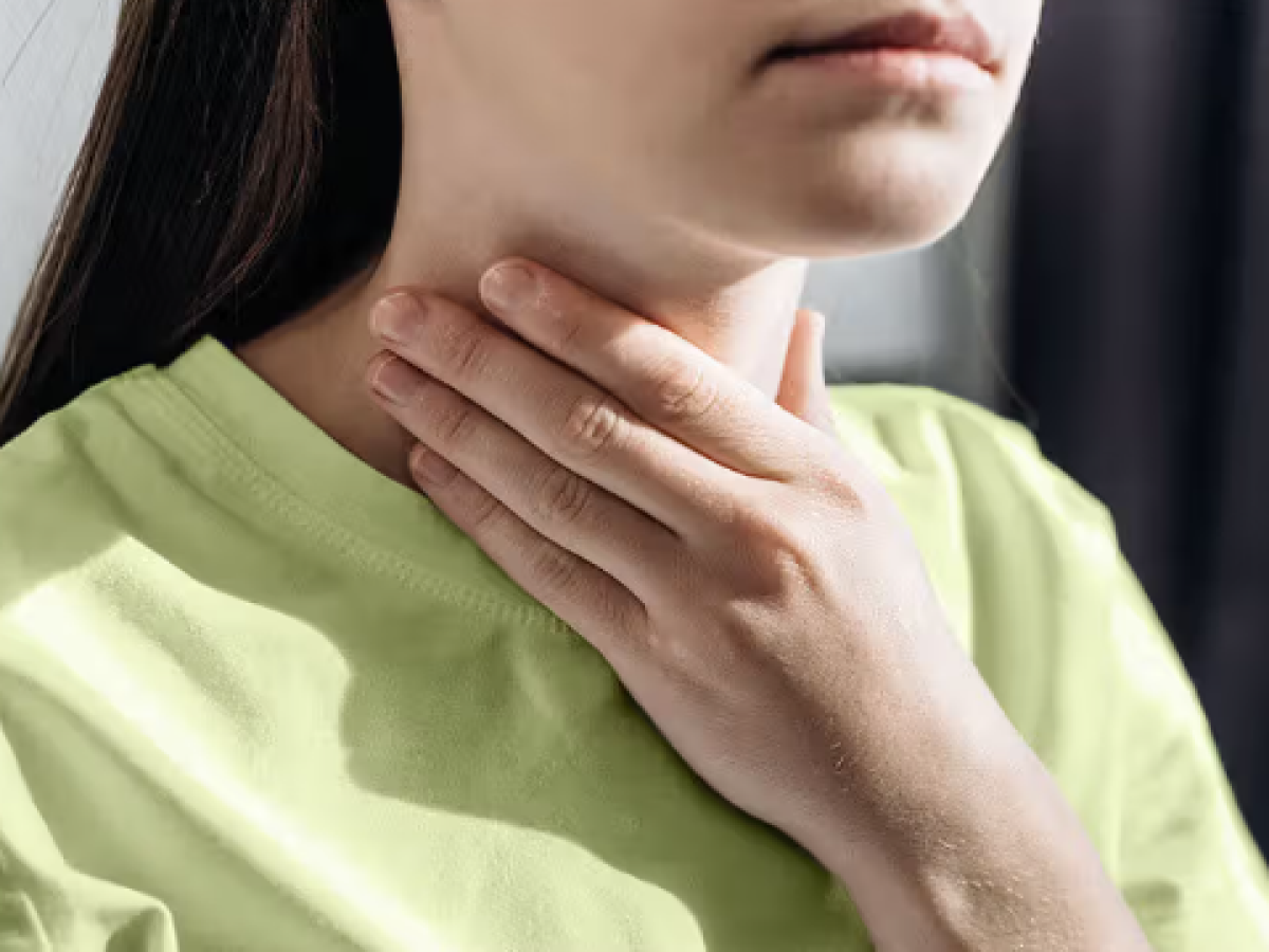 Thyroid Issues: थायरॉइड की समस्या में भूलकर भी ना खाएं ये चीजें, वरना बढ़ जाएगी बीमारी