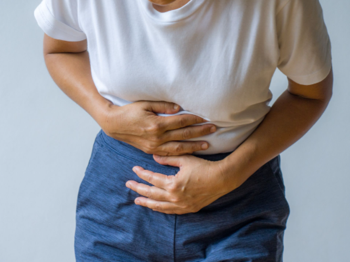 Signs of Stomachache: पेट में हो रहे सुई की चुभन जैसे दर्द को इग्नोर न करें, ये हो सकता है कई बीमारियों का संकेत