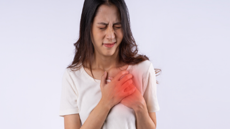 Heart Attack Symptoms: पुरुषों की तुलना में काफी अलग होते है महिलाओं में हार्ट अटैक के शुरुआती लक्षण, ऐसे करें पहचान