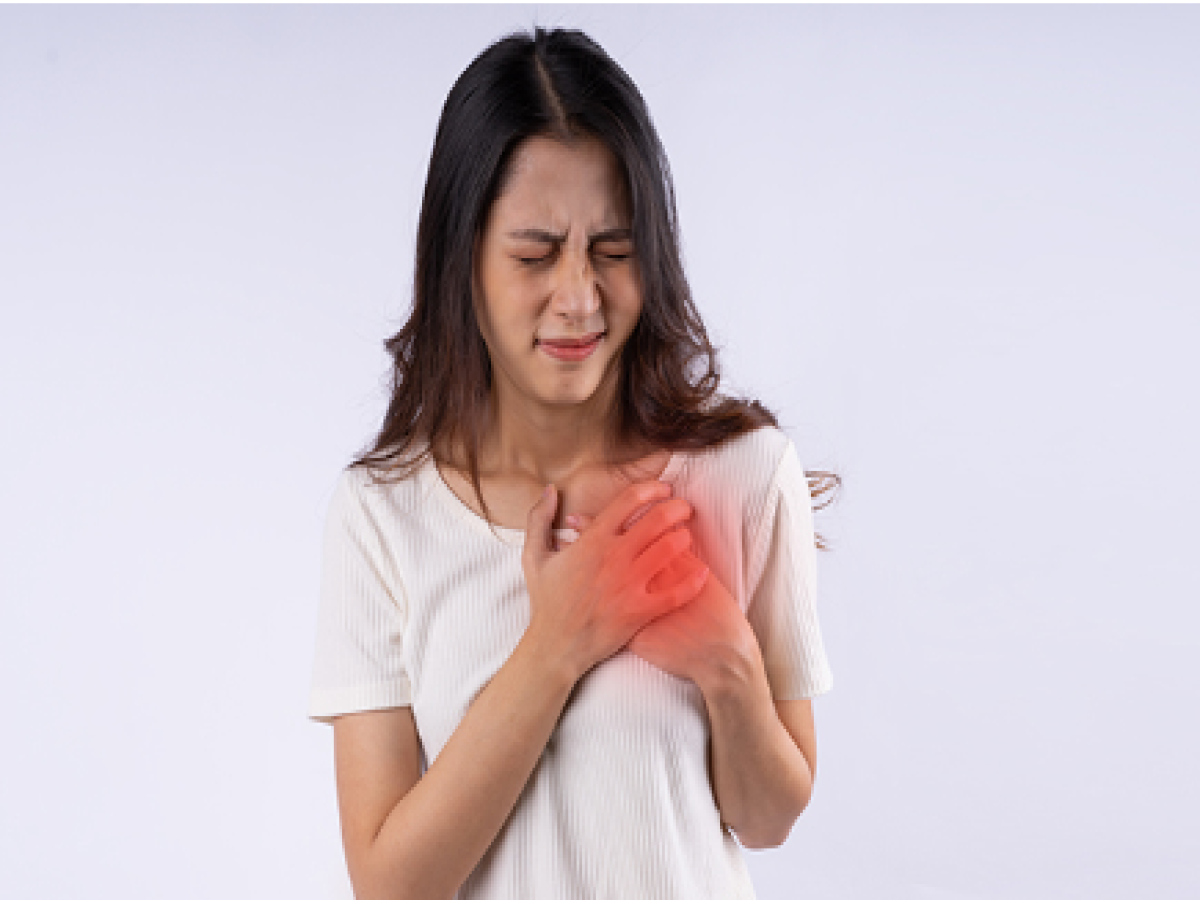 Heart Attack Symptoms: पुरुषों की तुलना में काफी अलग होते है महिलाओं में हार्ट अटैक के शुरुआती लक्षण, ऐसे करें पहचान