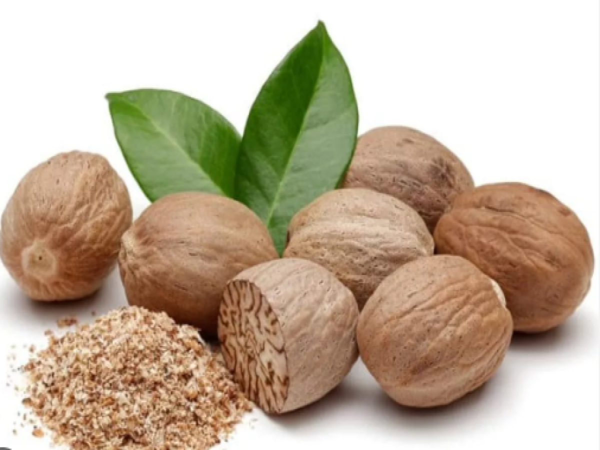 Nutmeg Benefits: अगर आप भी हैं नींद न आने की समस्या से परेशान, तो ऐसे करें जायफल का इस्तेमाल