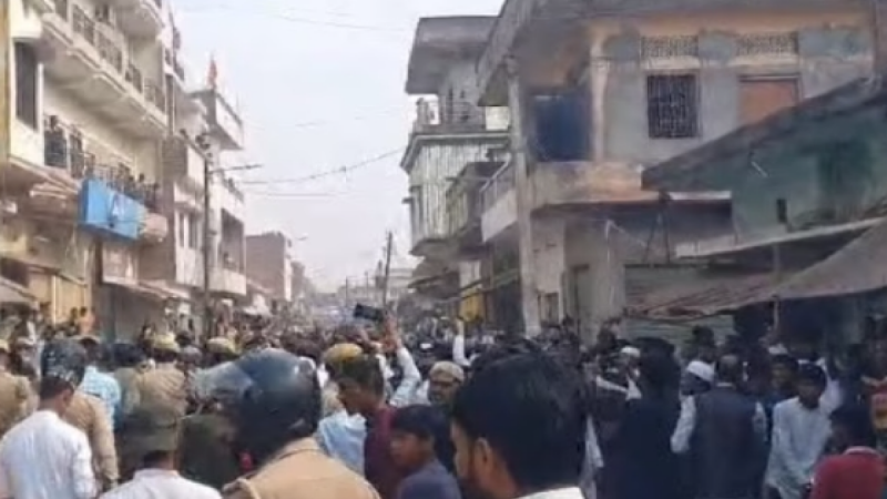Mukhtar Ansari Death Updates: मुख्तार अंसारी के शव को किया गया सुपुर्द-ए-खाक, सुरक्षा व्यवस्था हुई कड़ी
