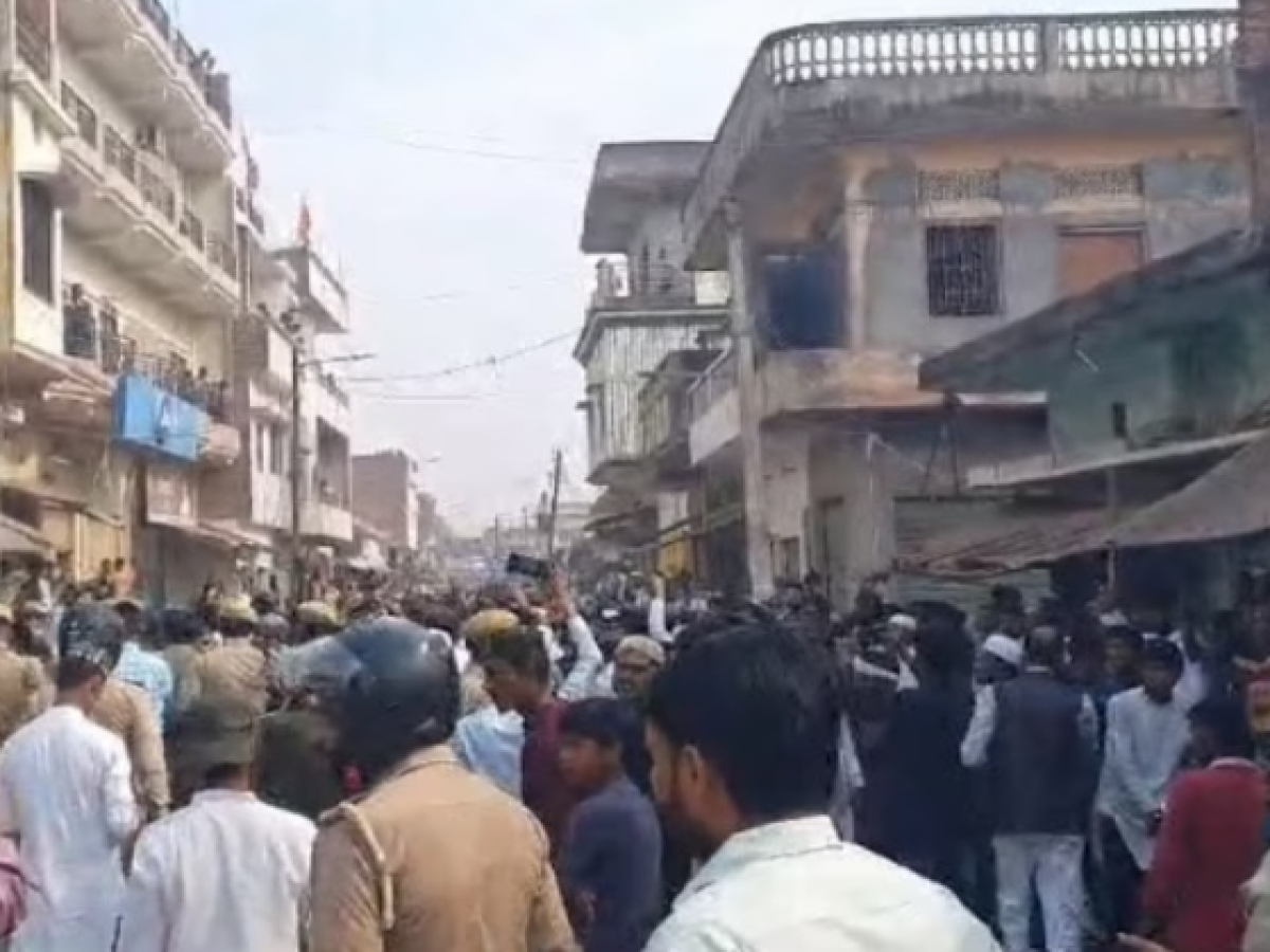 Mukhtar Ansari Death Updates: मुख्तार अंसारी के शव को किया गया सुपुर्द-ए-खाक, सुरक्षा व्यवस्था हुई कड़ी