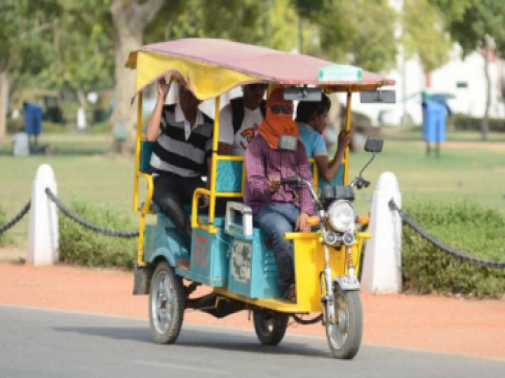 E-Rickshaws on Road: ई-रिक्शा को लेकर होगी कार्रवाई, परिवहन विभाग ने लिया बड़ा फैसला…ये है वजह