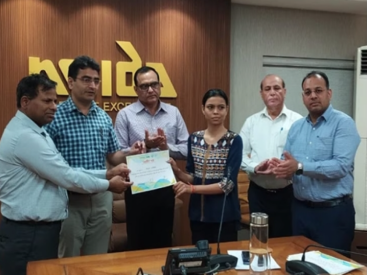 Noida Authority News: इंदौर की तर्ज पर नोएडा बनेगा नंबर वन, एसीईओ ने बढ़ाया कर्मचारियों का हौसला