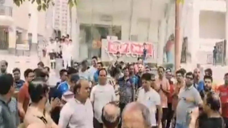 Residents Protest News: निवासियों ने किया विरोध प्रदर्शन, ये है वजह…देखें वीडियो