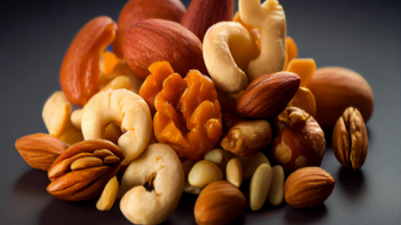 How To Eat Dry Fruits: क्या गर्मियों में ड्राई फ्रूट्स खाना सही है? जानें इन्हें खाने का सही तरीका