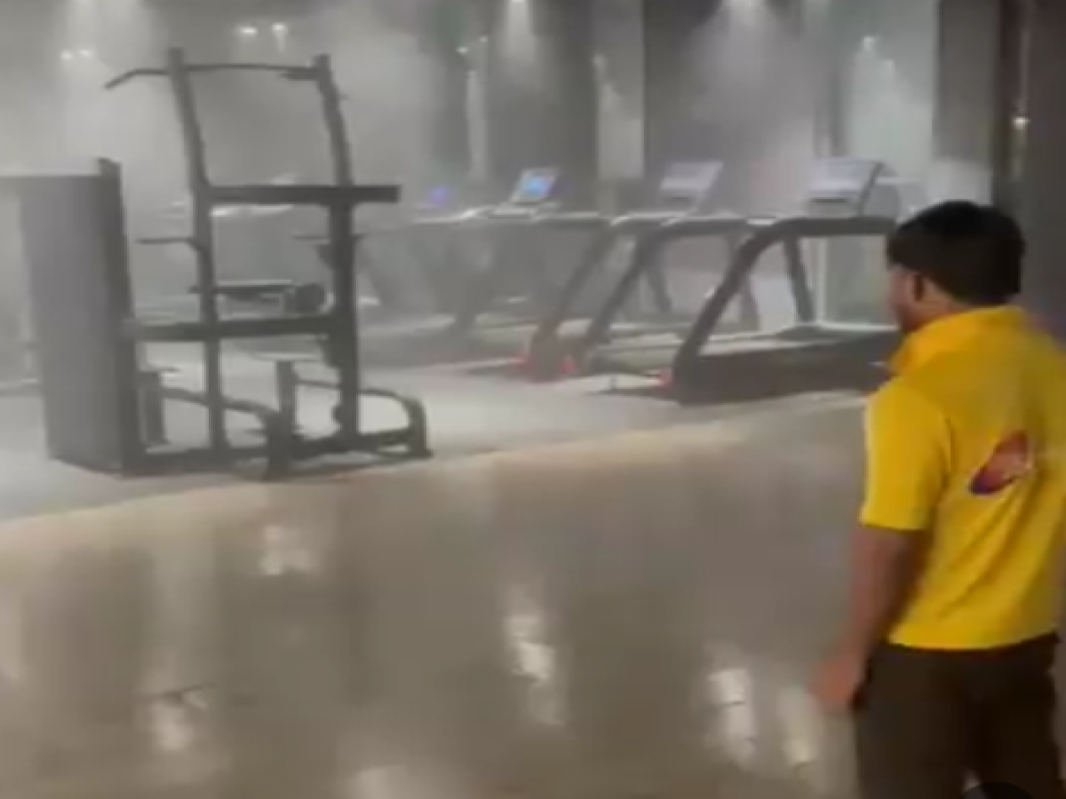 AC Blast In Gym: क्लब के जिम में लगी भीषण आग, लाखों का सामान हुआ जलकर खाक